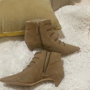 NWOB Nine West Suede Booties